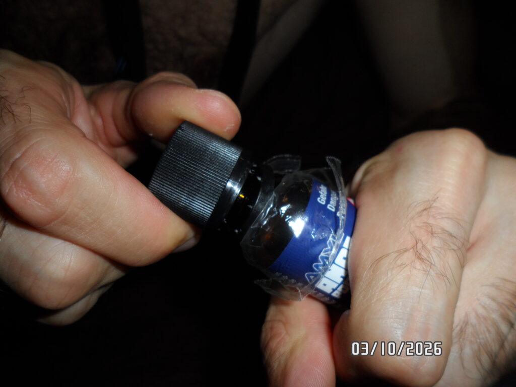 Kindersicherer Verschluss des Amyl ANAL Poppers Ultimate 15ml